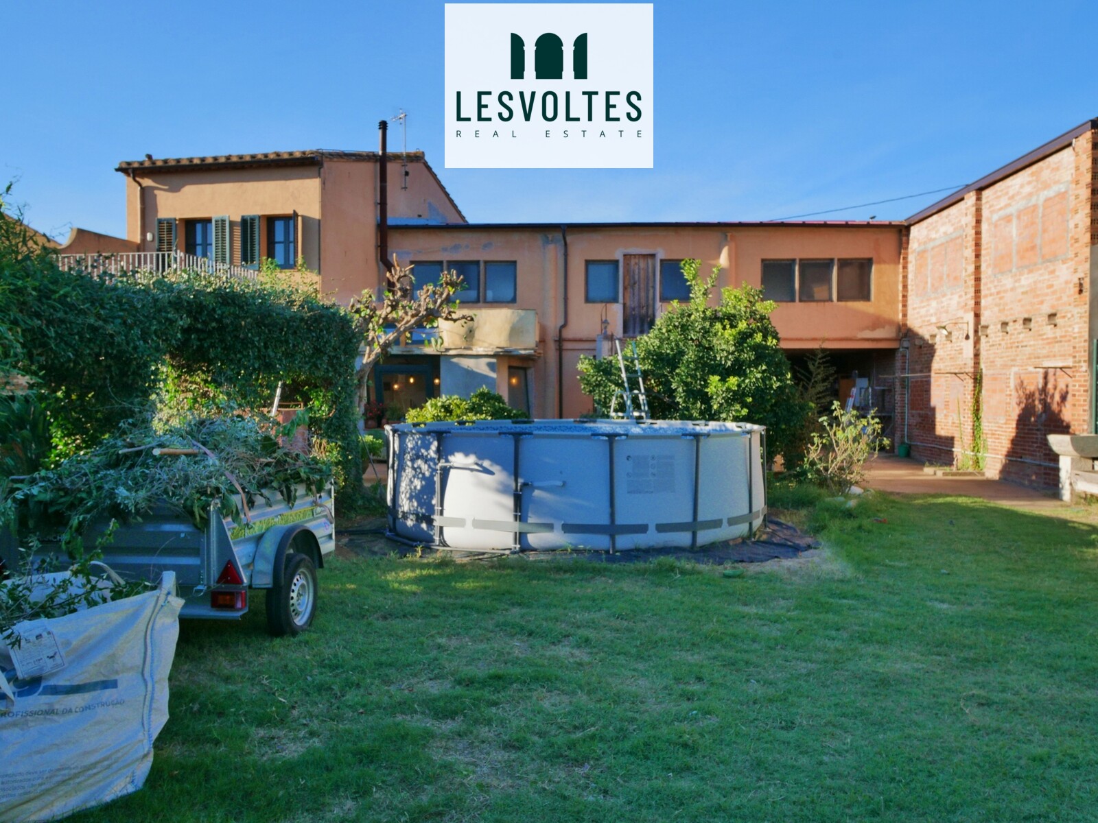 SEMI-DETACHED HOUSE WITH A LARGE AND PLEASANT GARDEN, ANNEX ADAPTABLE TO A HOME AND GARAGE, FOR SALE IN VULPELLAC