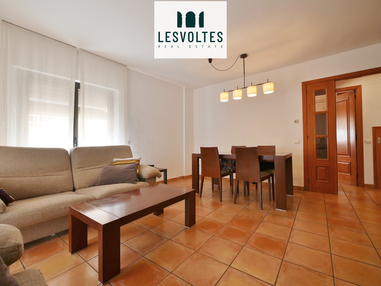 ACOLLIDOR PIS DE 103 m² AMB TERRASSA AL CENTRE DE PALAFRUGELL