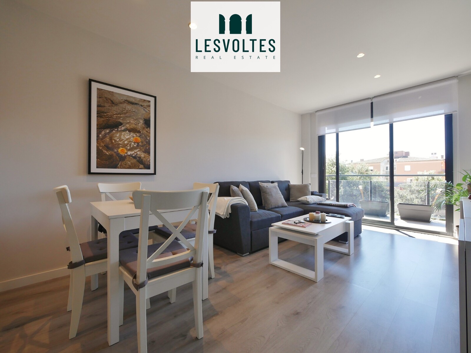ACOGEDOR PISO REFORMADO DE 67 M² CON TERRAZA, APARCAMIENTO Y TRASTERO EN PALAFRUGELL